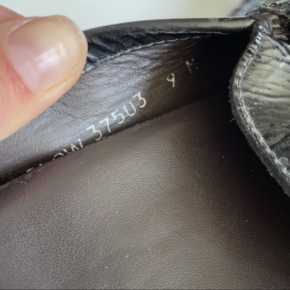 Stuart Weitzman Black Slip On Chain Link Loafer Mules 8 - Picture 9 of 10